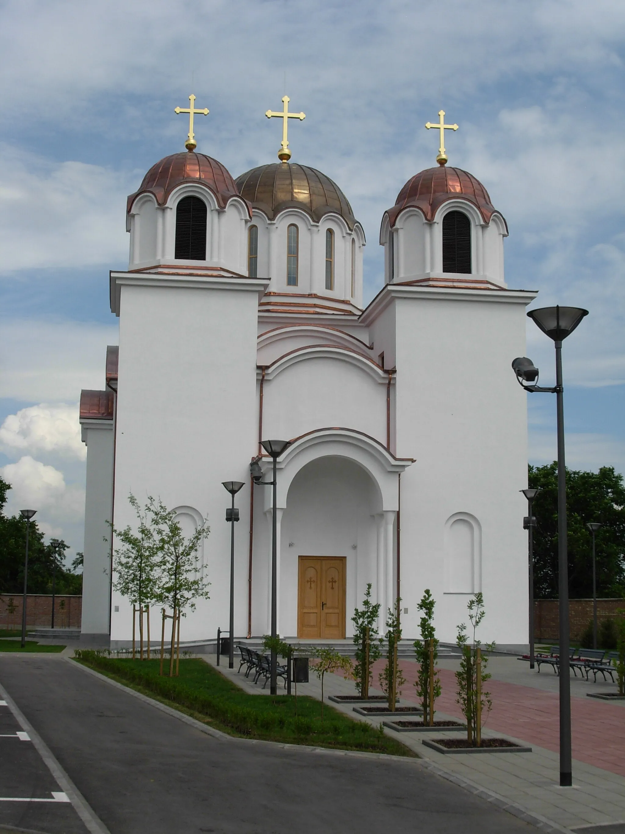 Photo showing: Crkva Svete Petke u Petrovaradinu, jun 2012.