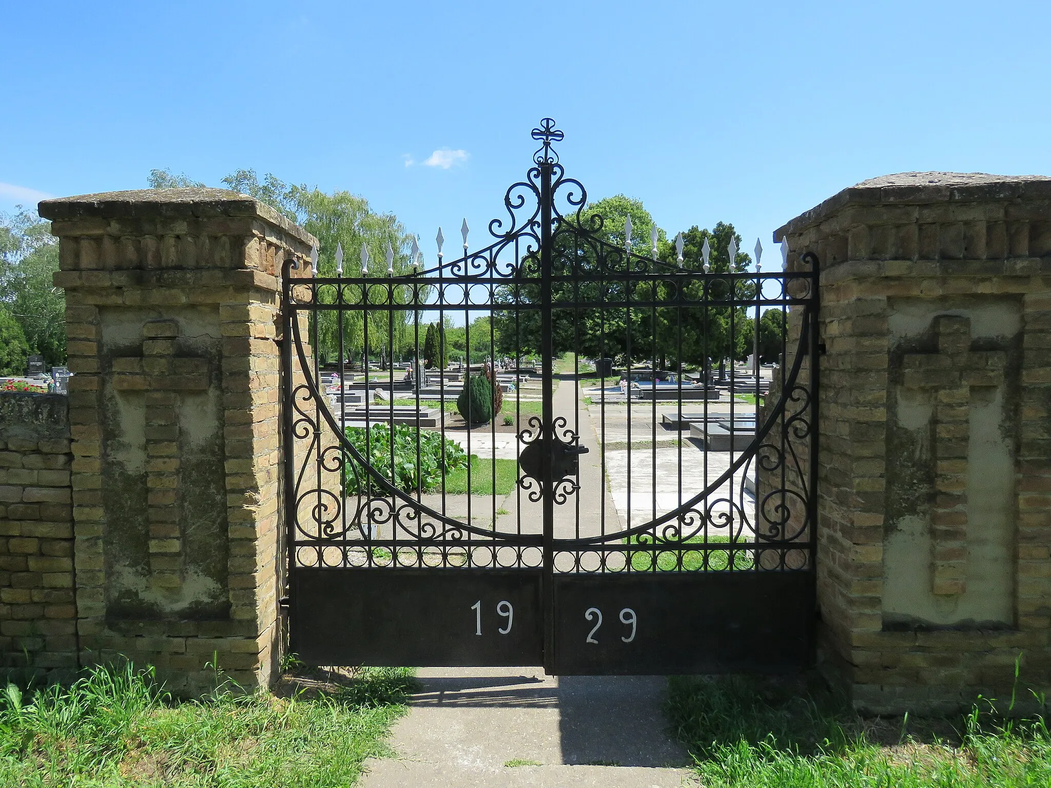 Photo showing: Town cemetery in Padina