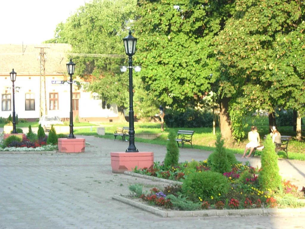 Photo showing: Centre of the town of Kačarevo.