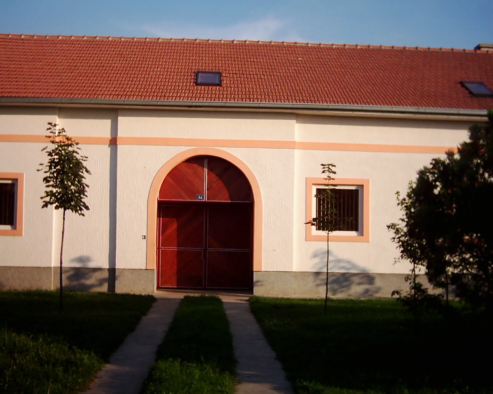 Photo showing: Zgrada Karitasa u Kucuri, u Srbiji