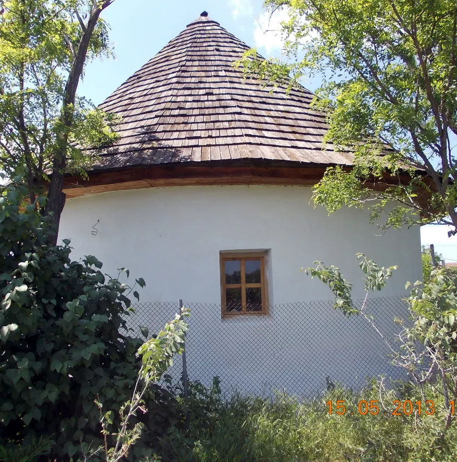 Photo showing: Namastir in Botoš - eastern facade