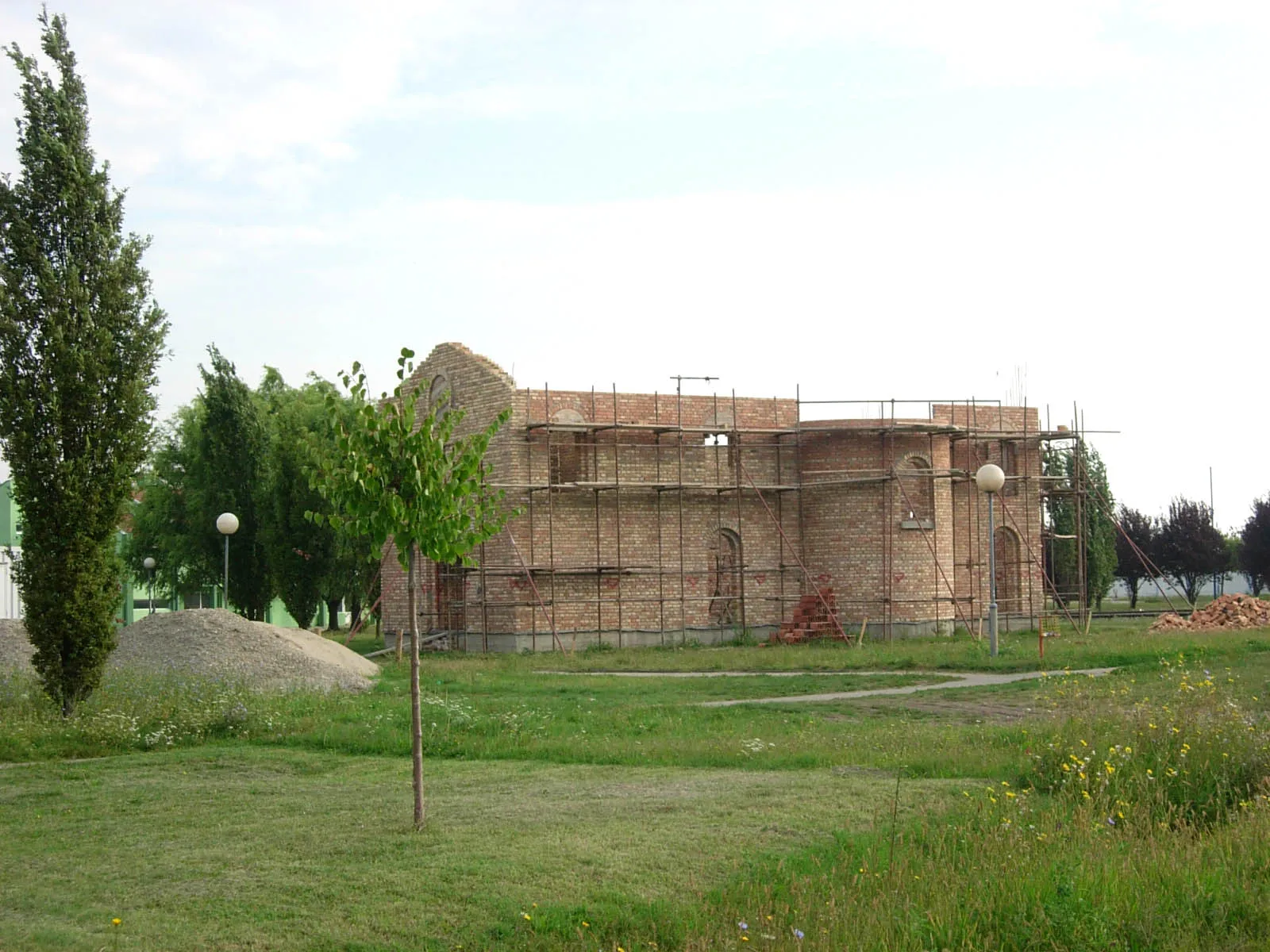 Photo showing: The new Orthodox church under construction in Novi Kozarci.