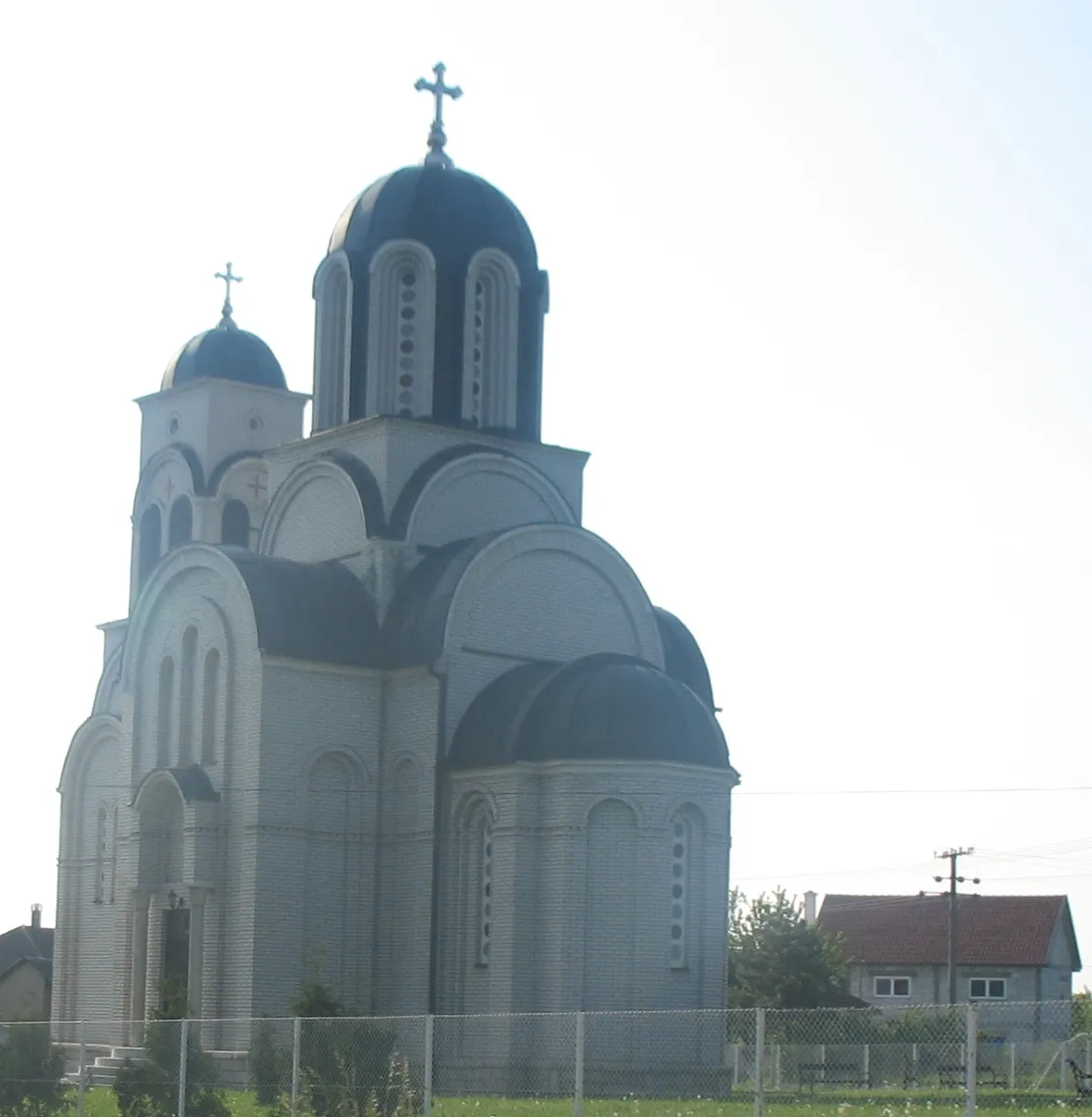 Photo showing: Church in Stepojevac, Lazarevac municipality,Serbia.