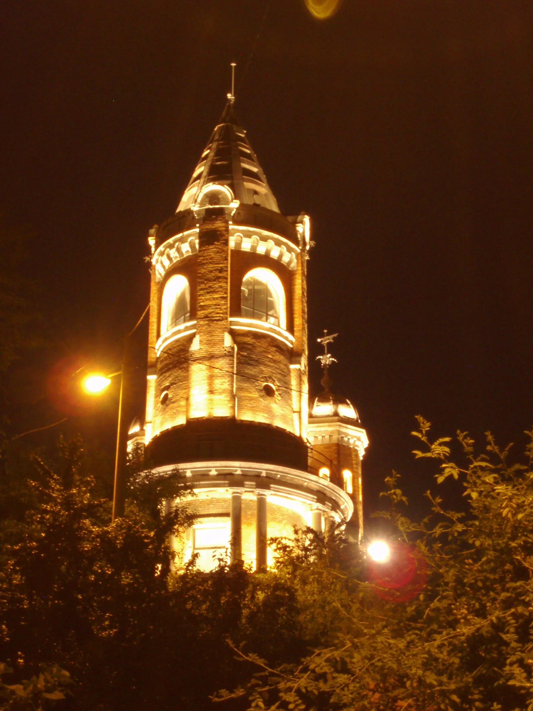 Photo showing: Milenijumska kula-dekorativno osvetljena, autor fotografije: Nicolo