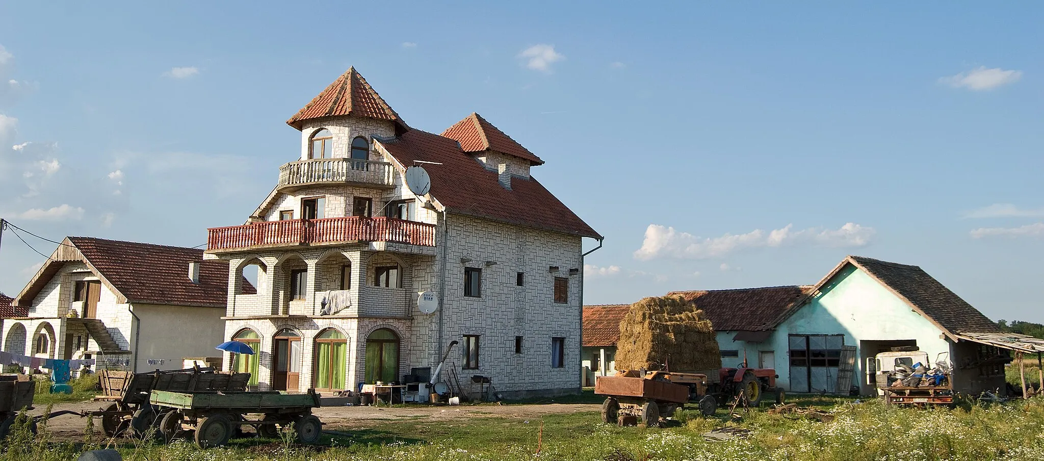 Photo showing: Crazy house in Brgule village near Ub, Serbia