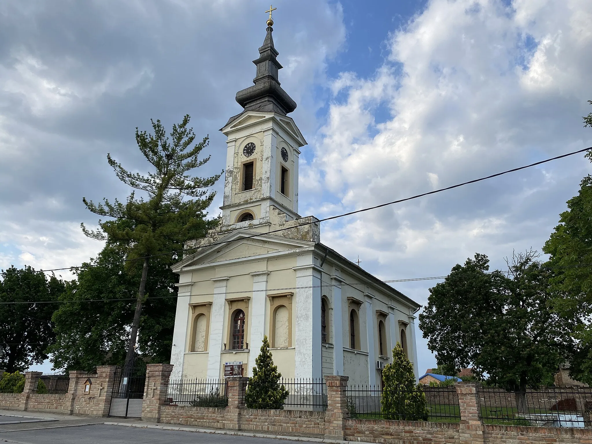 Photo showing: Храм Вазнесења Господњег који се налази у Змај Јовиној улици бр. 10 у Банатском Брестовцу (град Панчево).