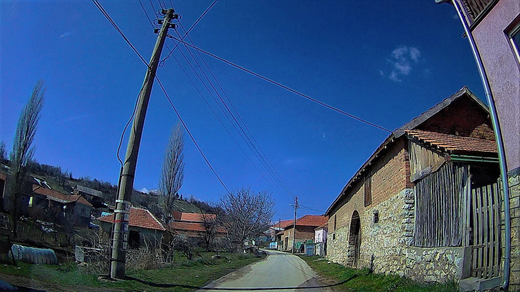 Photo showing: Uzak put kroz Bučje u pravcu sela Gornjane.