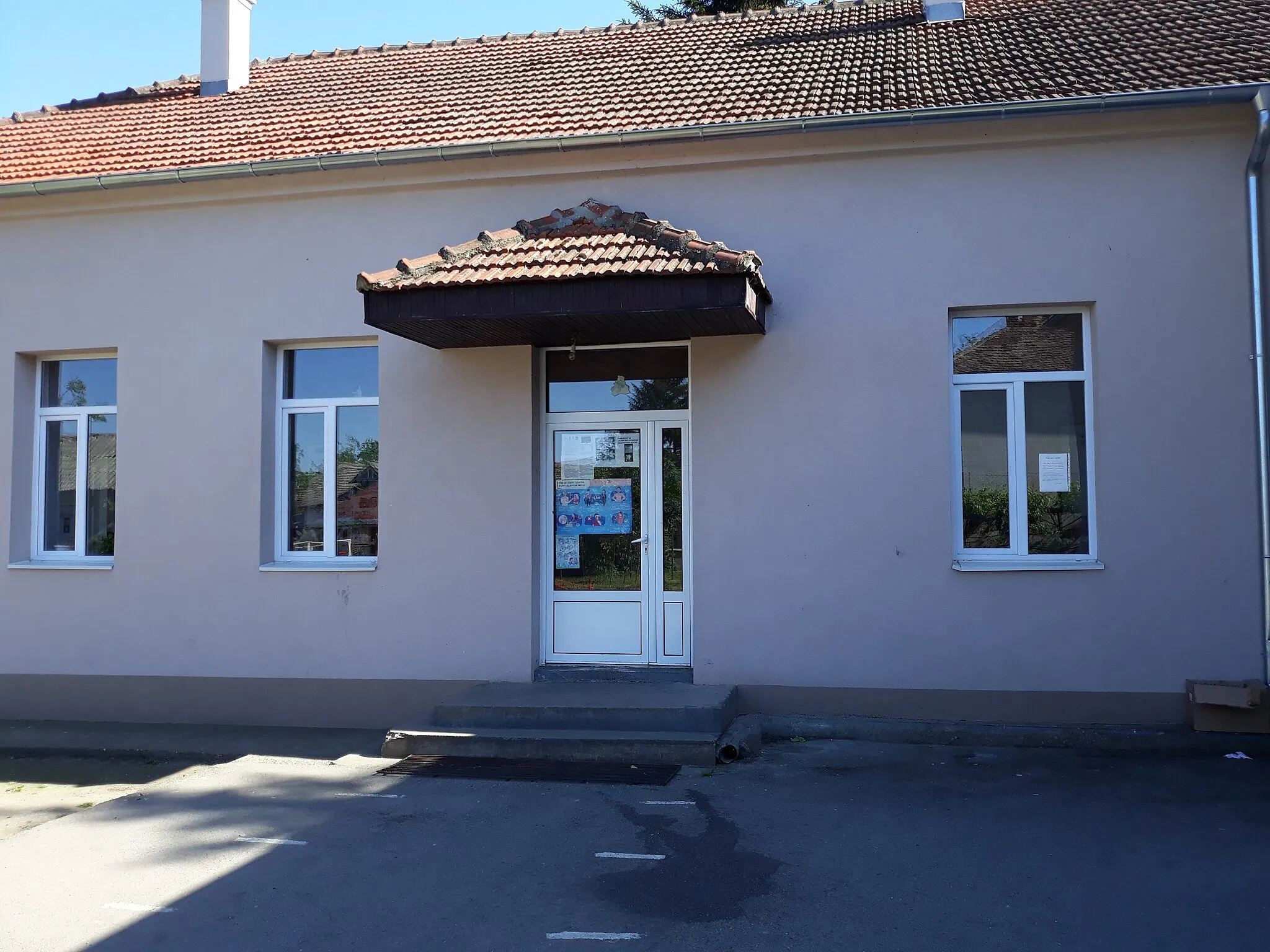 Photo showing: Школа на Савановцу
