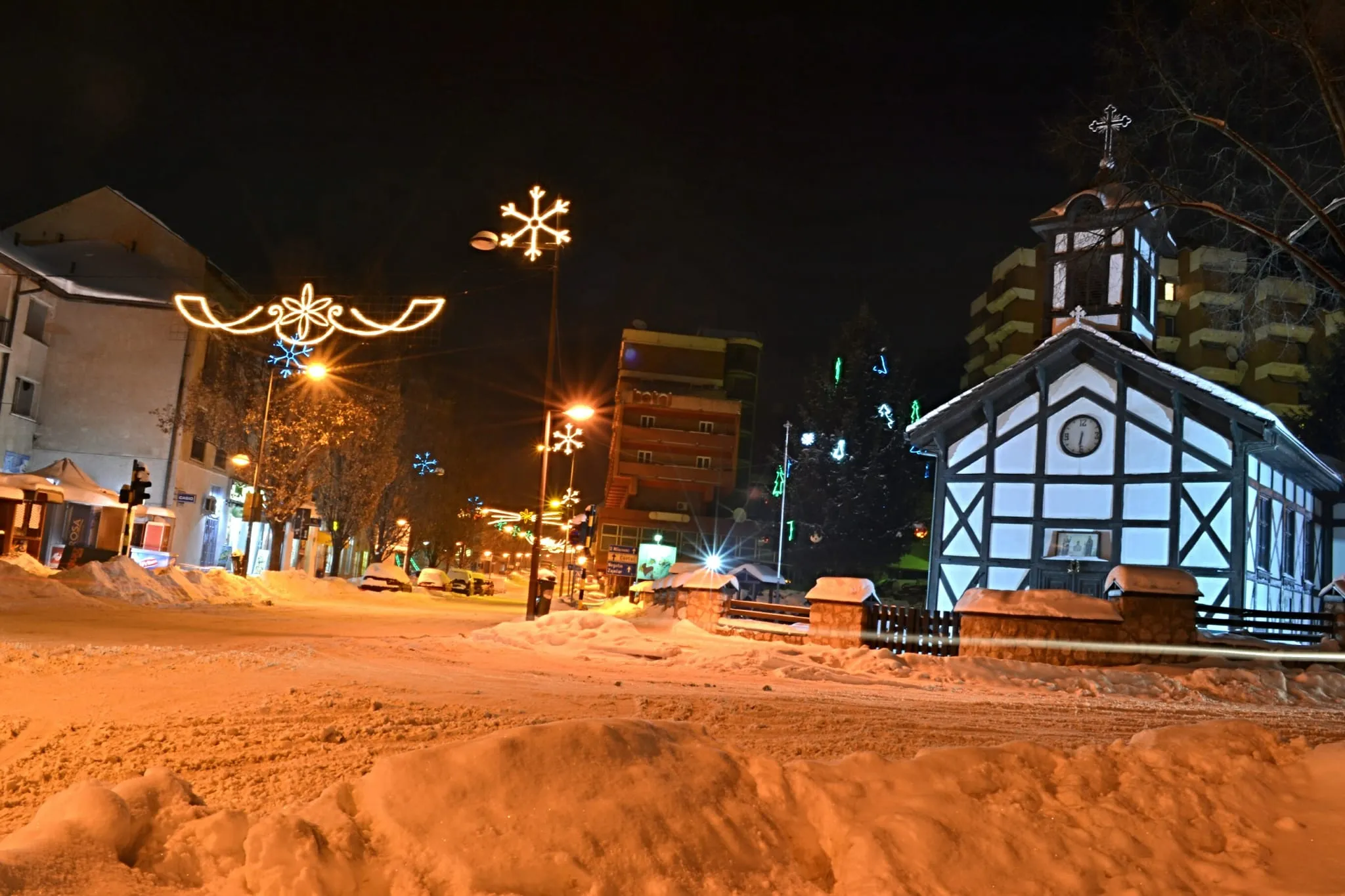 Photo showing: Crkva u Majdanpeku, pod snežnim pokrivačem
