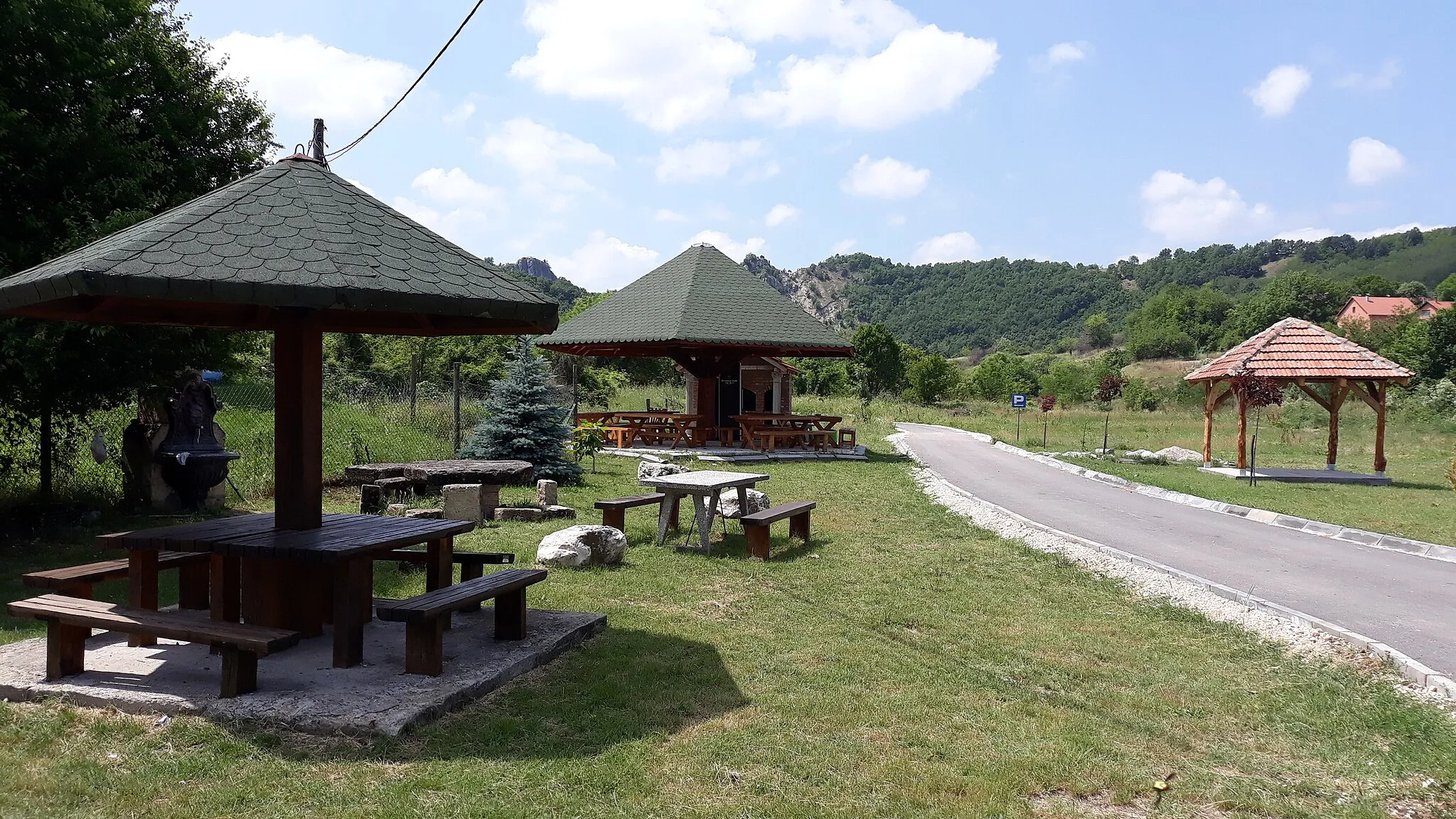 Photo showing: Picnic site in Mokranje