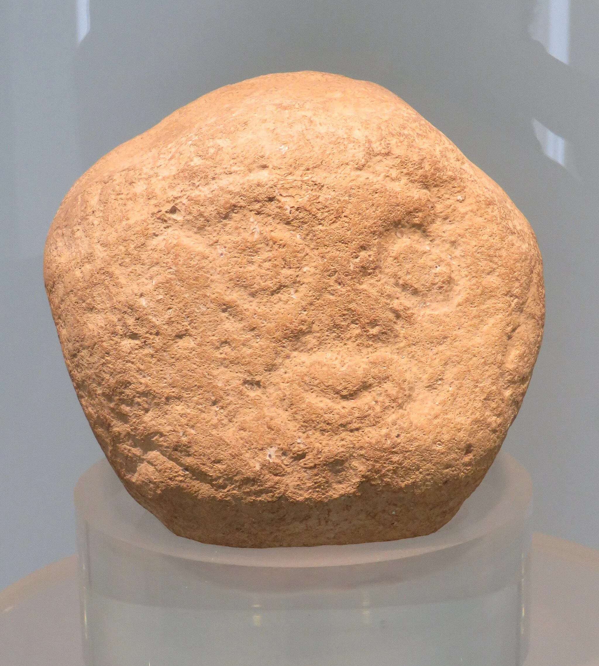 Photo showing: Museum Lepenski Vir, sculpture Lady of Lepenski Vir, quartz sandstone, 6300 - 5900 BCE