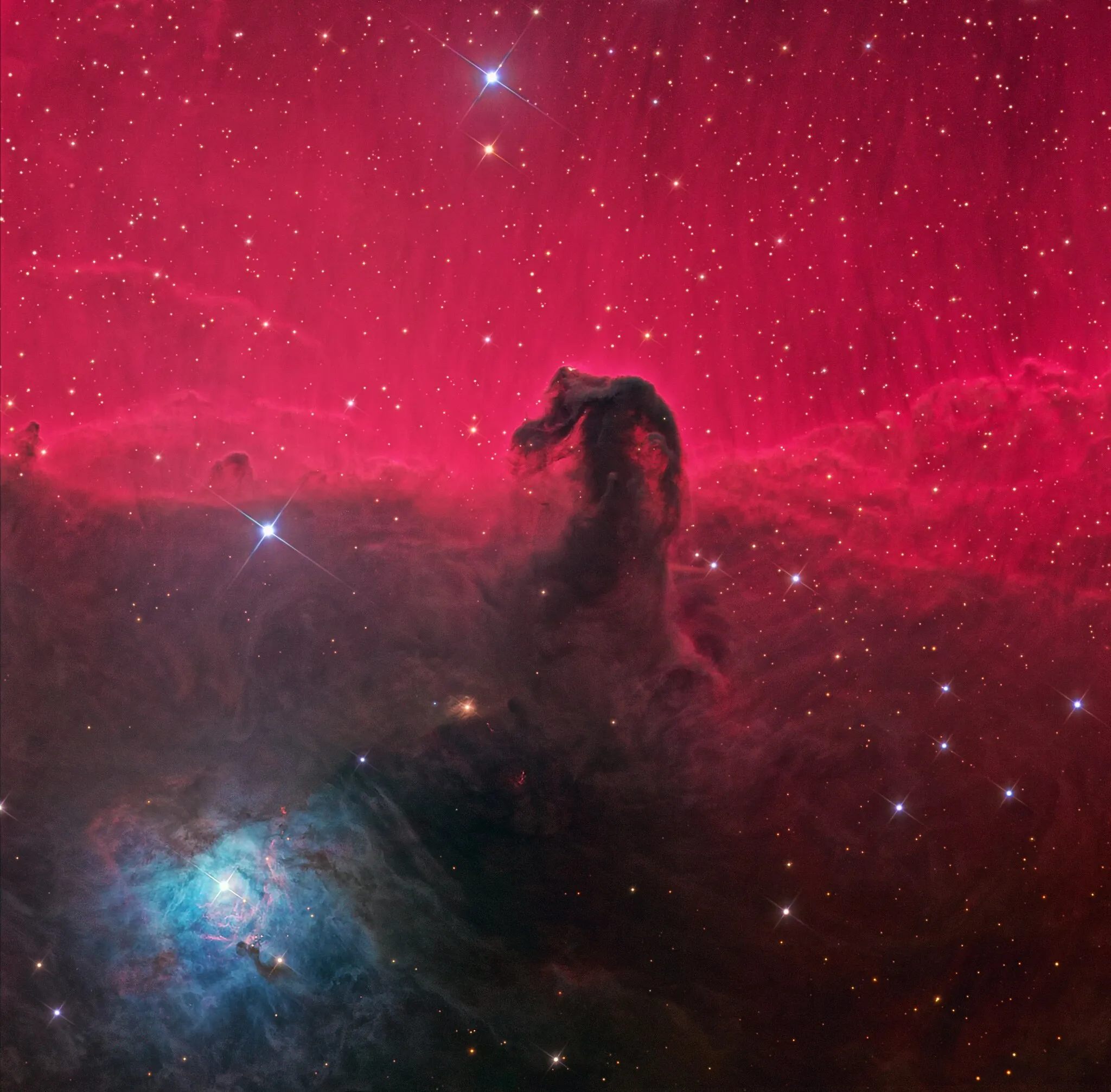 Photo showing: Horsehead Nebula (also known as Barnard 33 in emission nebula IC 434) is a dark nebula in the constellation Orion.
The image is a frame mosaic taken with 5 different filters, standard Red – Green – Blue with details enhanced with narrowband data of Hydrogen-alpha (Hα) and O III. The Hα was color-mapped to red and the O III to teal. So it is a representative color image consisting of over 900 minutes of exposure time.
