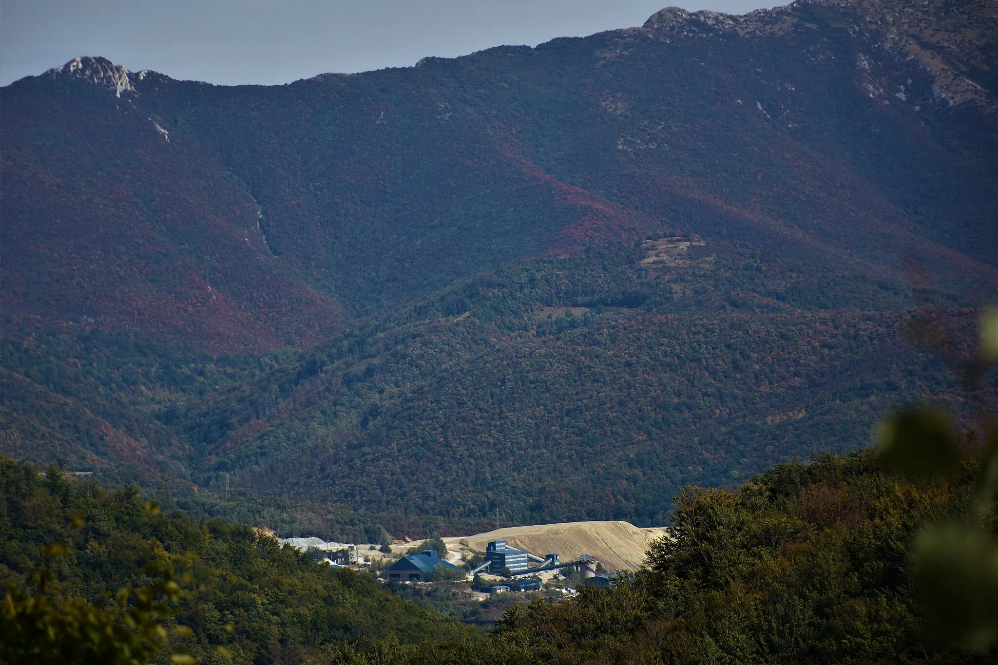 Photo showing: Кривељ рудник Церово поглед са Црног Врха