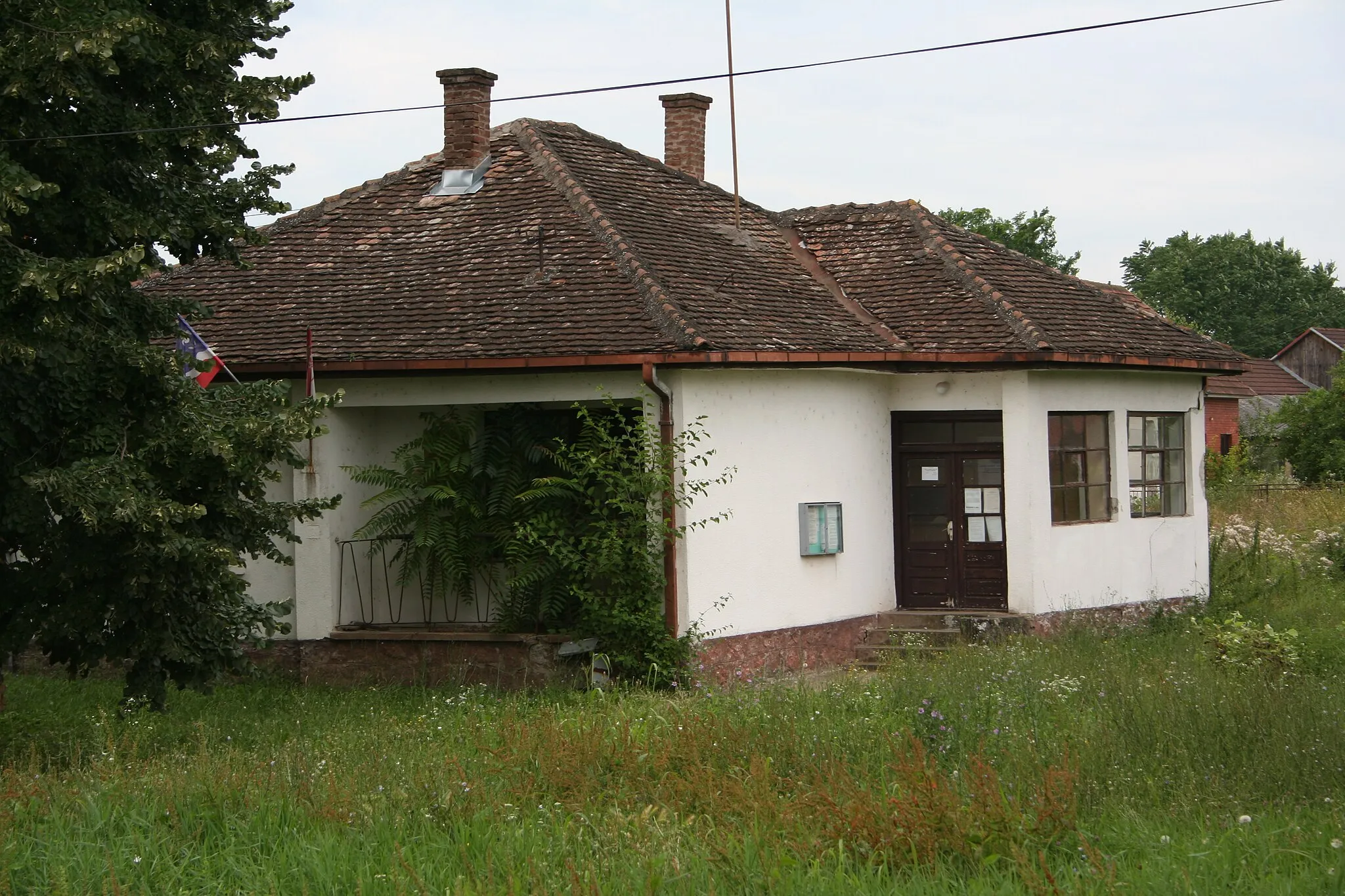 Photo showing: Zgrada MZ, Petlovača