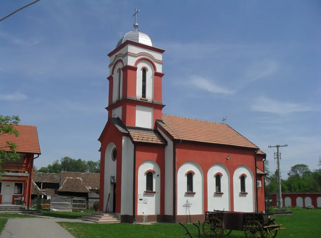 Photo showing: Манастир Илиње, Очаге, Мачва, Србија. Храм СПЦ Св.пророка Илије.