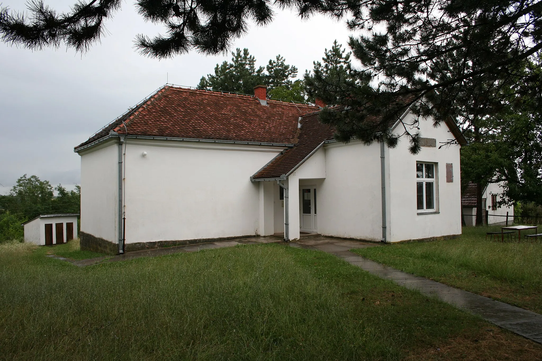 Photo showing: Zgrada škole, Mali Bošnjak