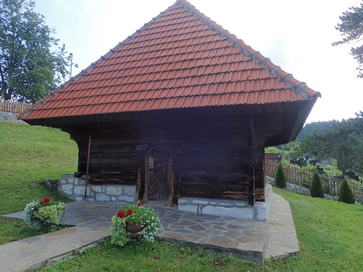 Photo showing: Crkva brvnara Dobroselica