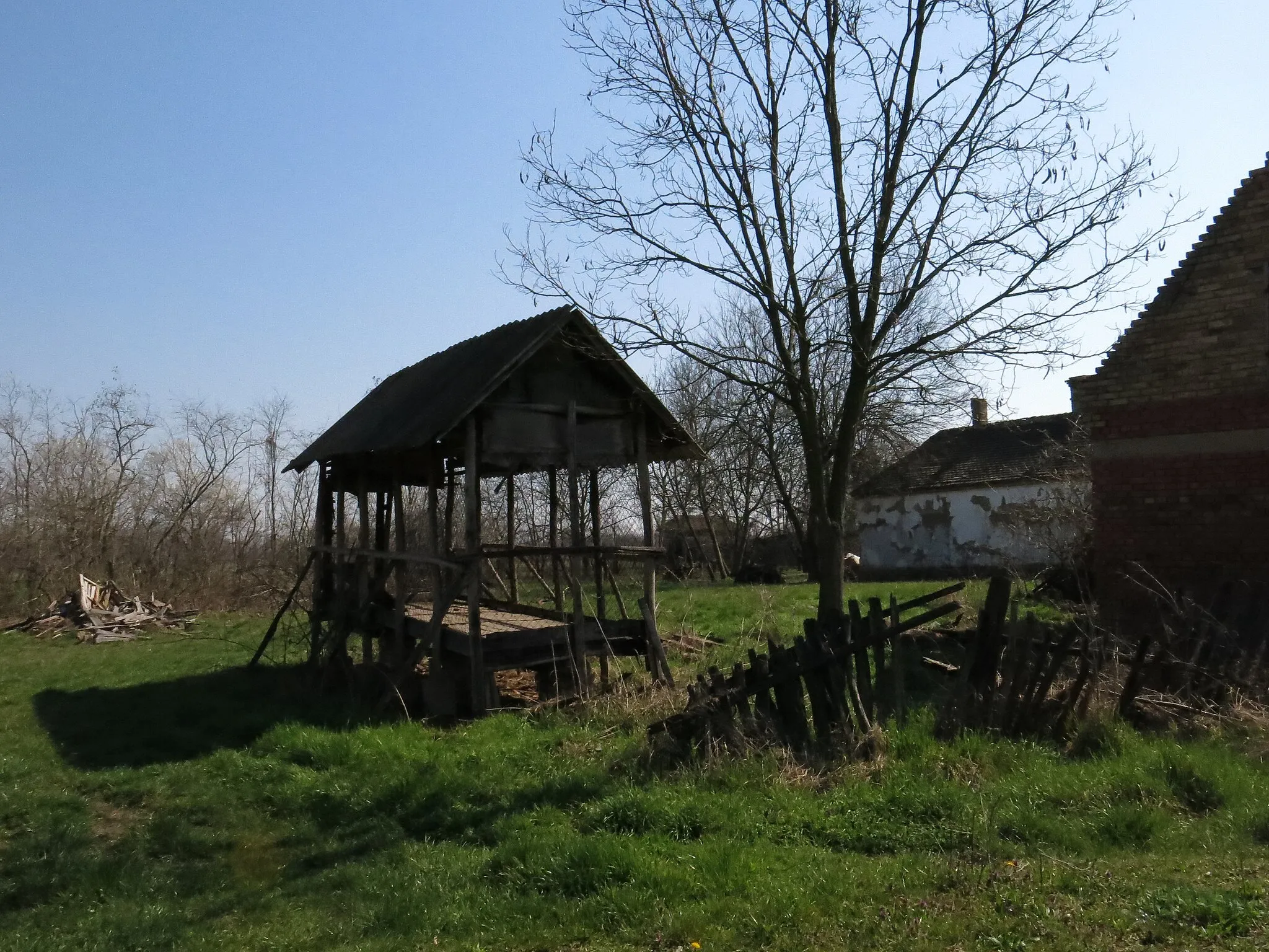 Photo showing: Ušće, Old house