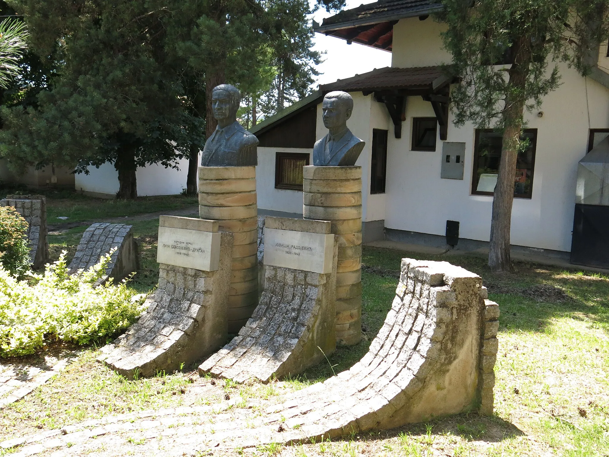 Photo showing: Ljig, Monument to the national heroes