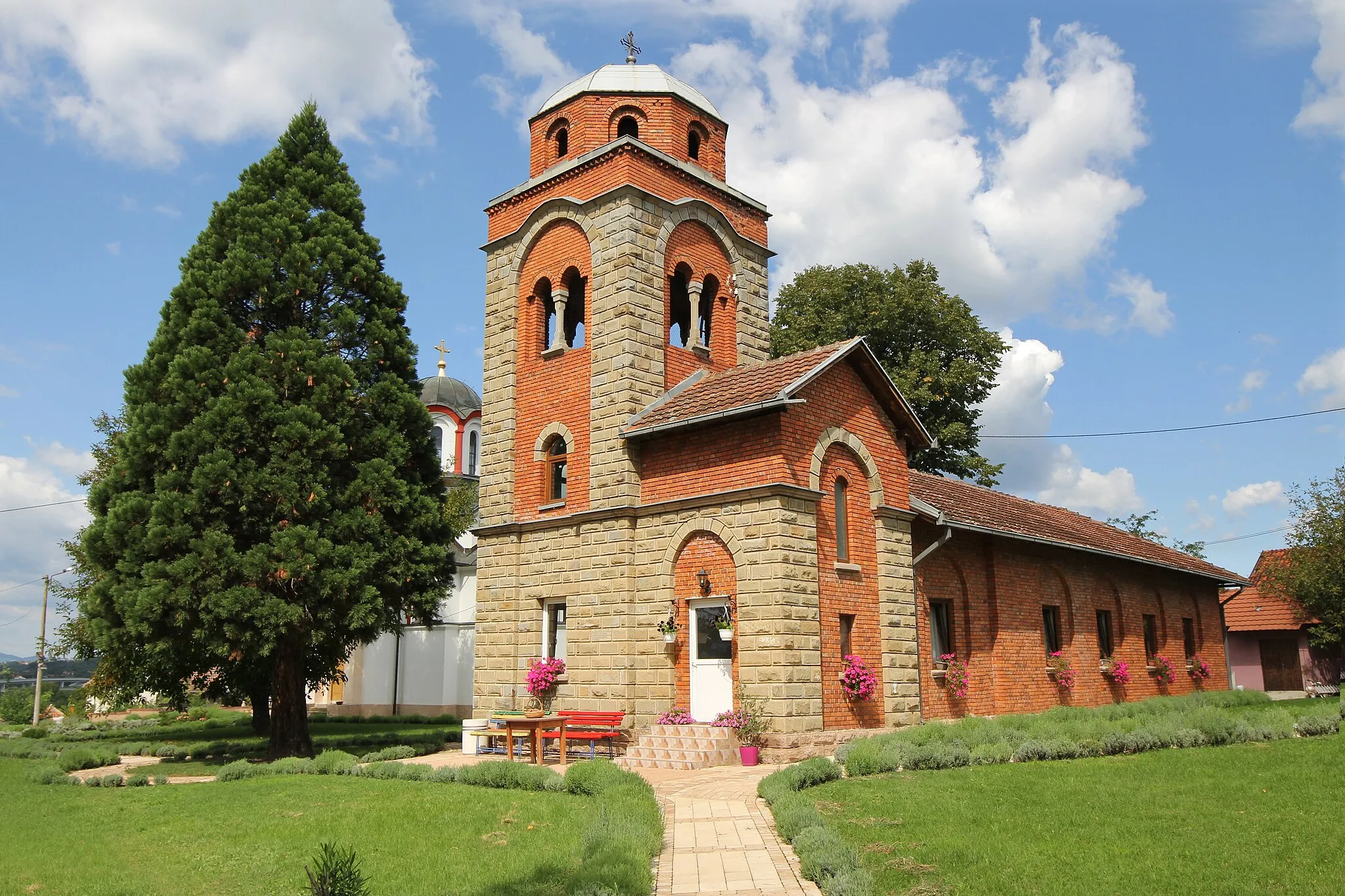 Photo showing: Church of Saints Joachim and Anna (churchyard), Preljina (City of Cacak), Serbia.