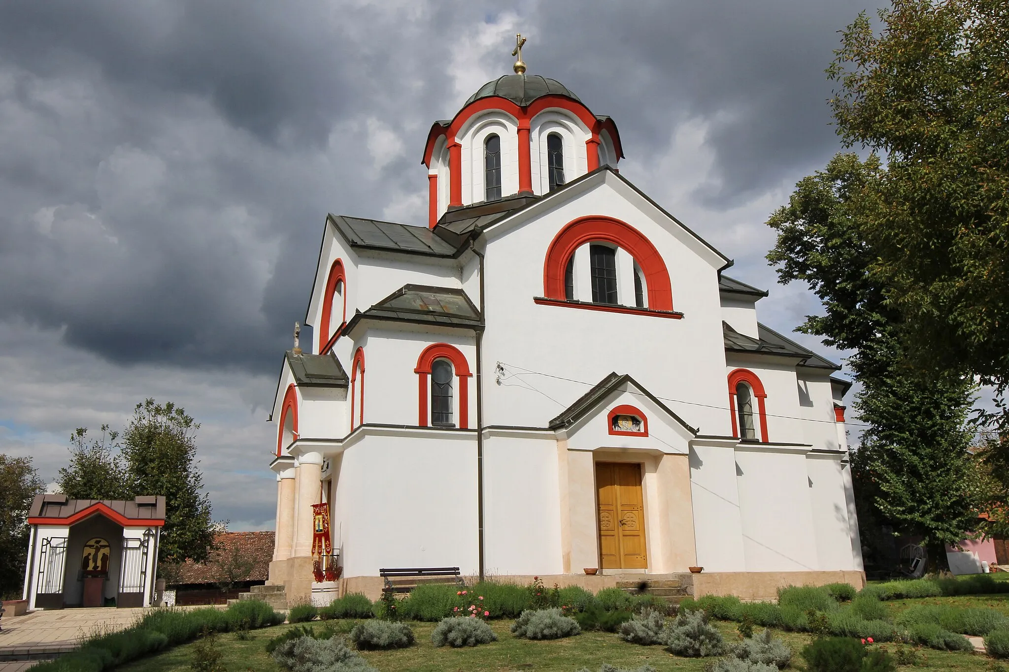 Photo showing: Church of Saints Joachim and Anna, Preljina (City of Cacak), Serbia.