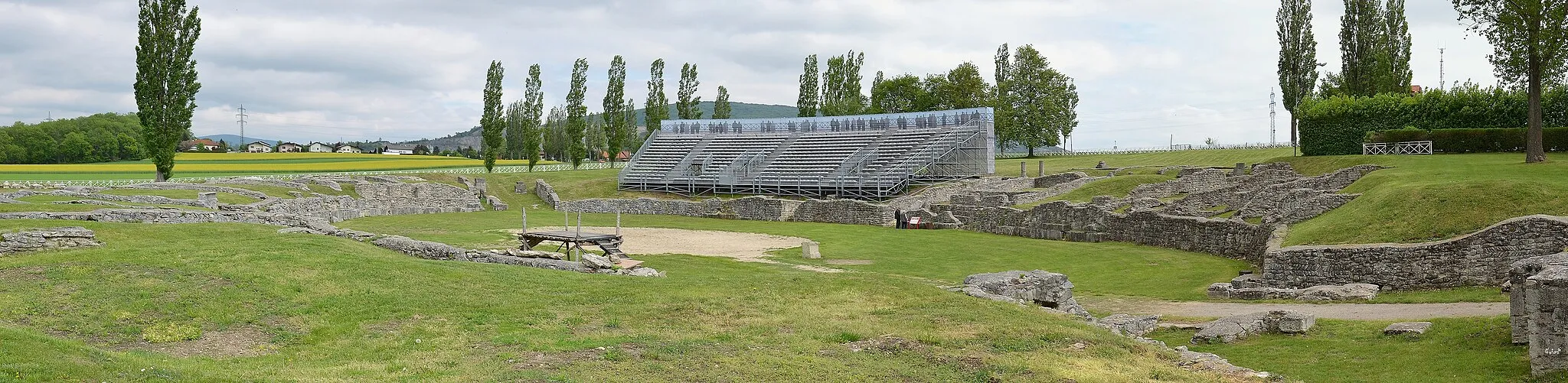 Photo showing: Ancient Roman amphitheatre in Bad Deutsch-Altenburg, Austria