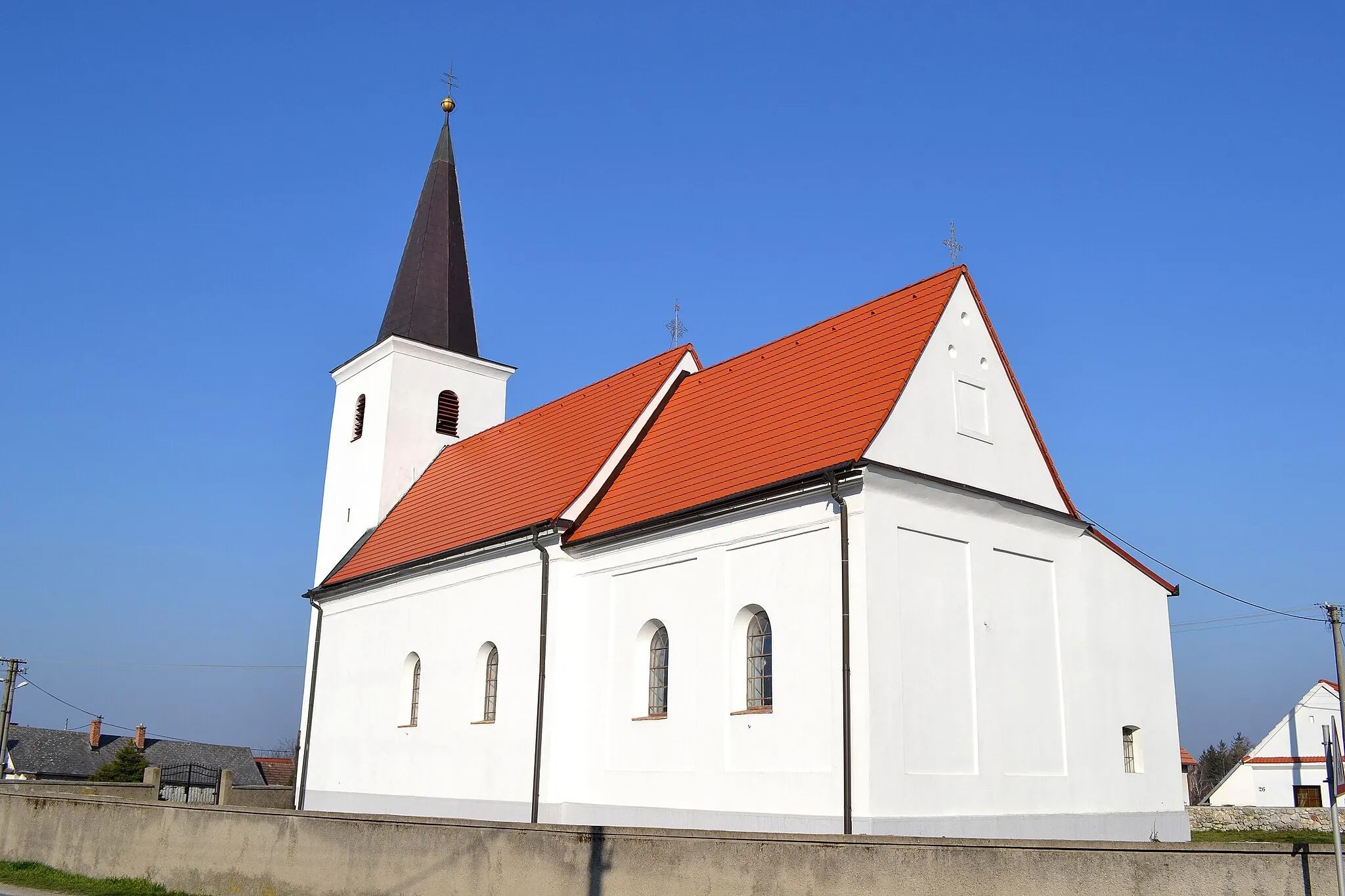 Photo showing: Plavecký Peter. Farský Kostol svätých Petra a Pavla