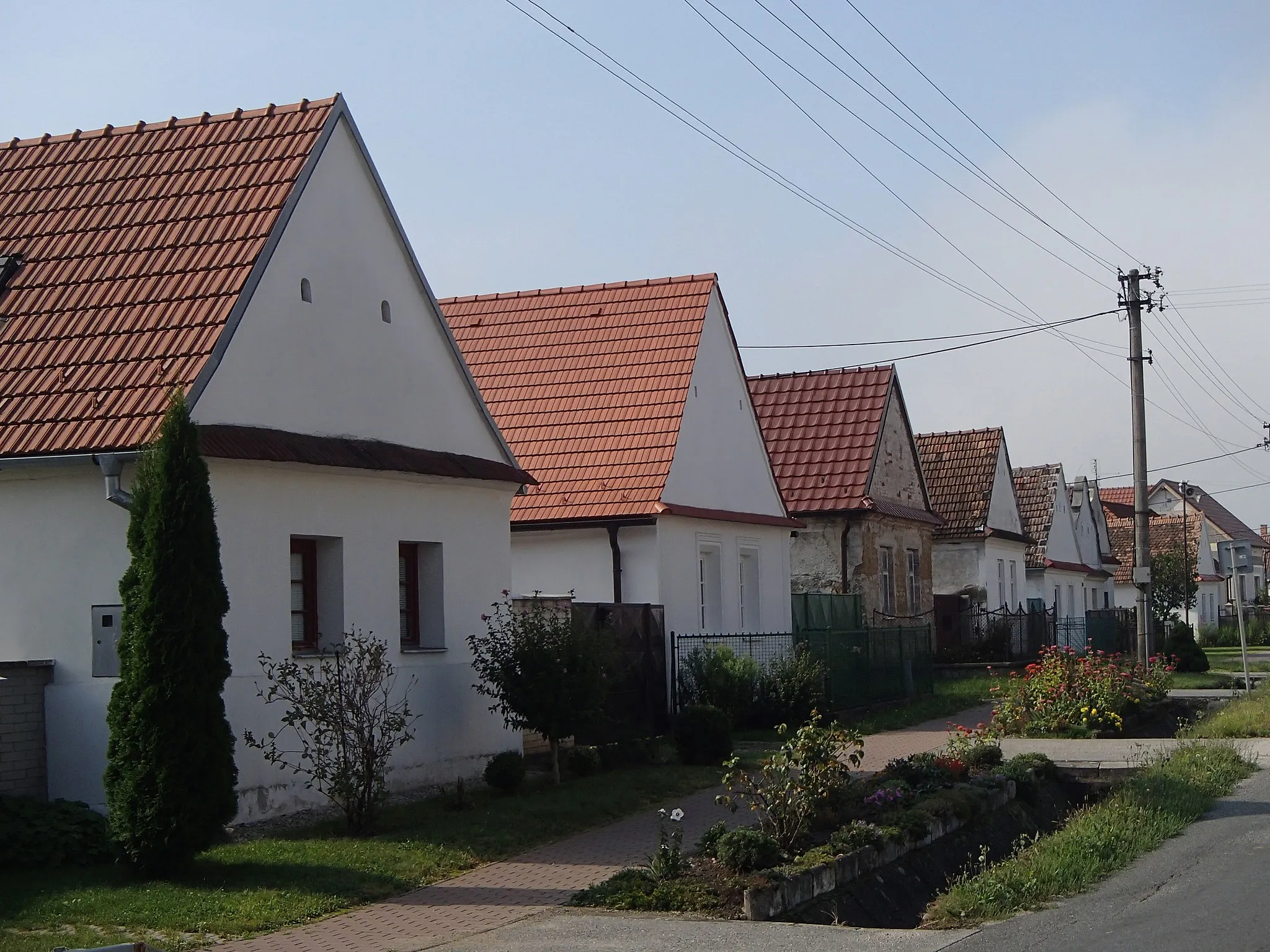 Photo showing: Typical houses in Plavecký Peter