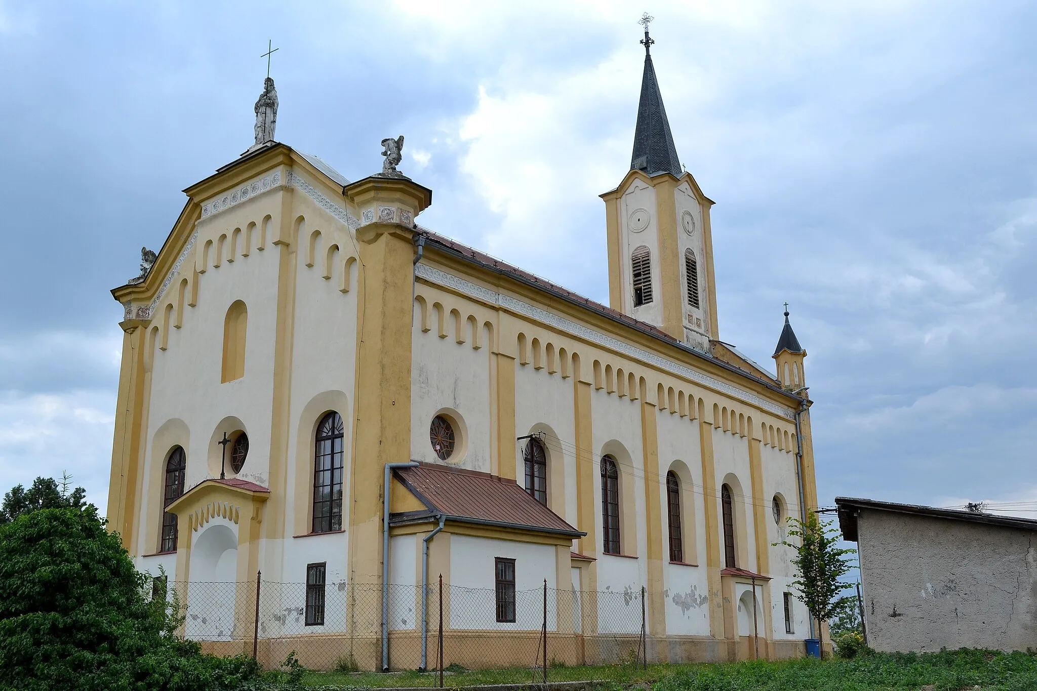Photo showing: Jablonec (okr. Pezinok), Kostol svätej Márie Magdalény; celkový pohľad