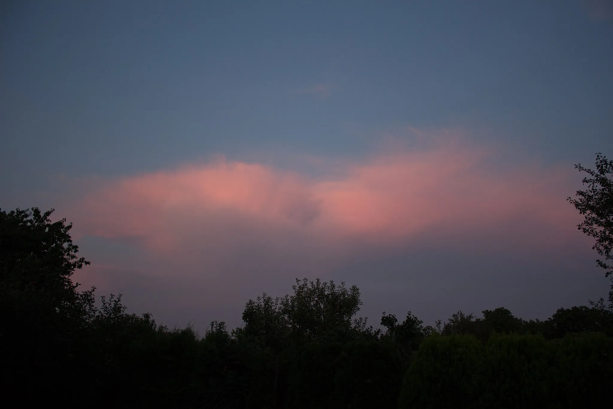 Photo showing: Alpenglow phenomenon in Hviezdoslavov, SK