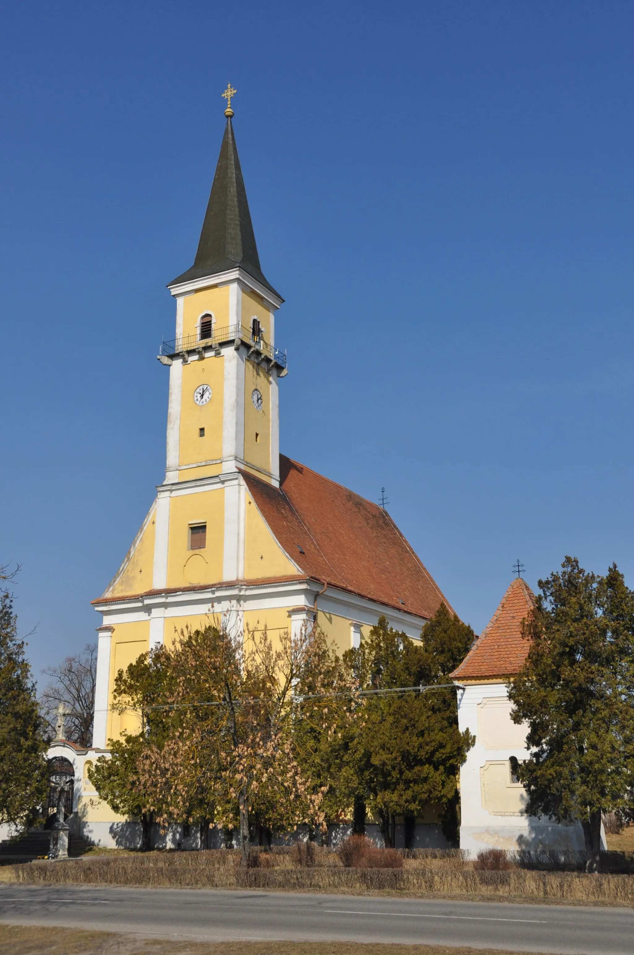 Photo showing: Gajary (Malacky district, Slovakia), church of the Annunciation, built at 1680. March 2012.