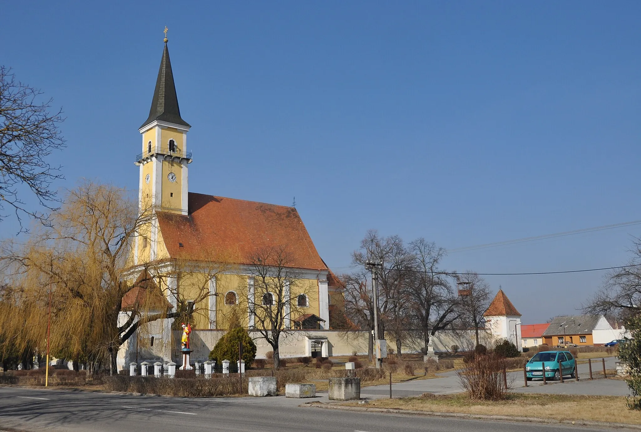 Photo showing: Gajary (Malacky district, Slovakia), church of the Annunciation, built at 1680. March 2012.