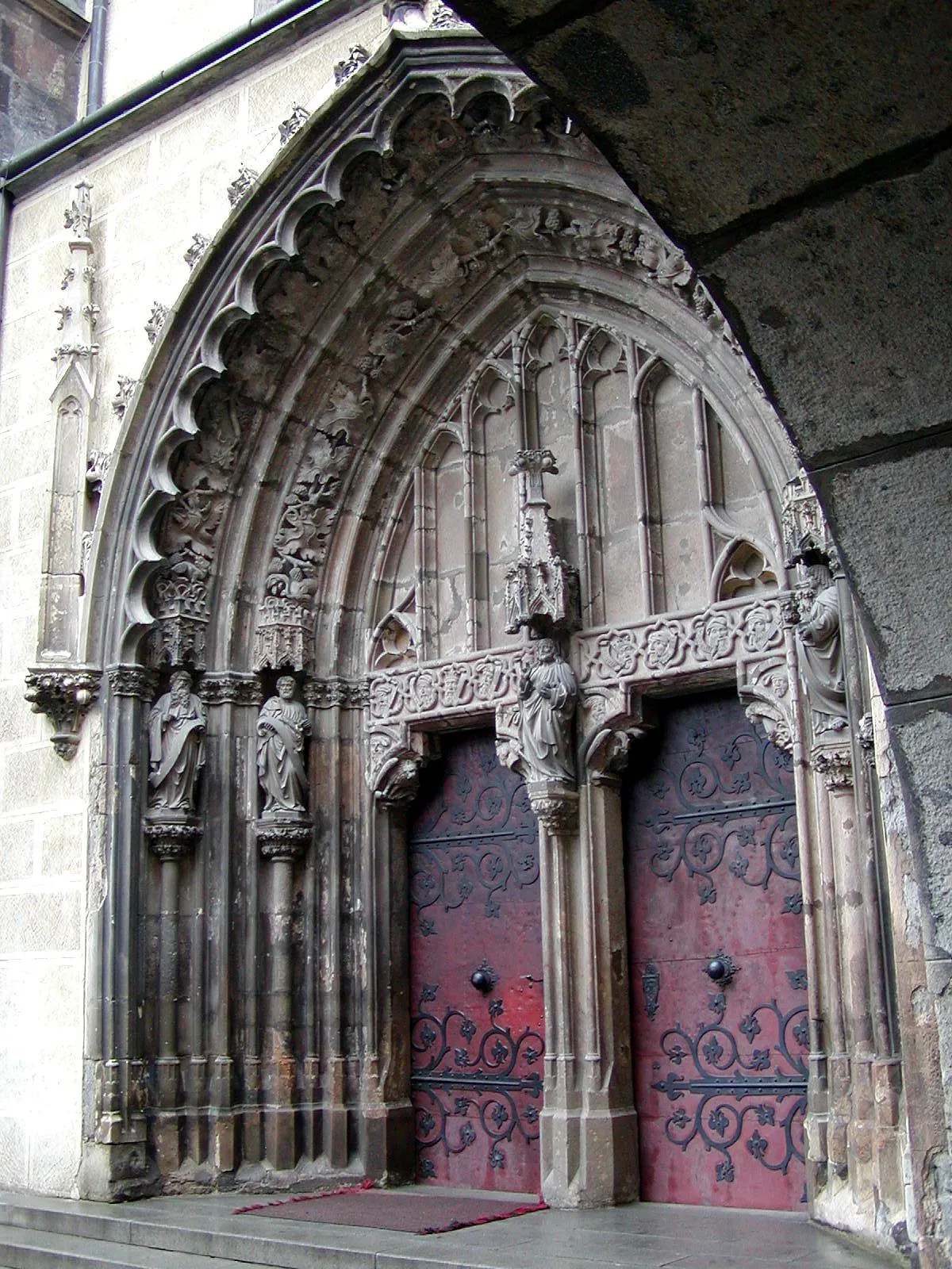 Photo showing: Benedictine monastery, Hronský Beňadik, Slovakia. The main portal of the church.