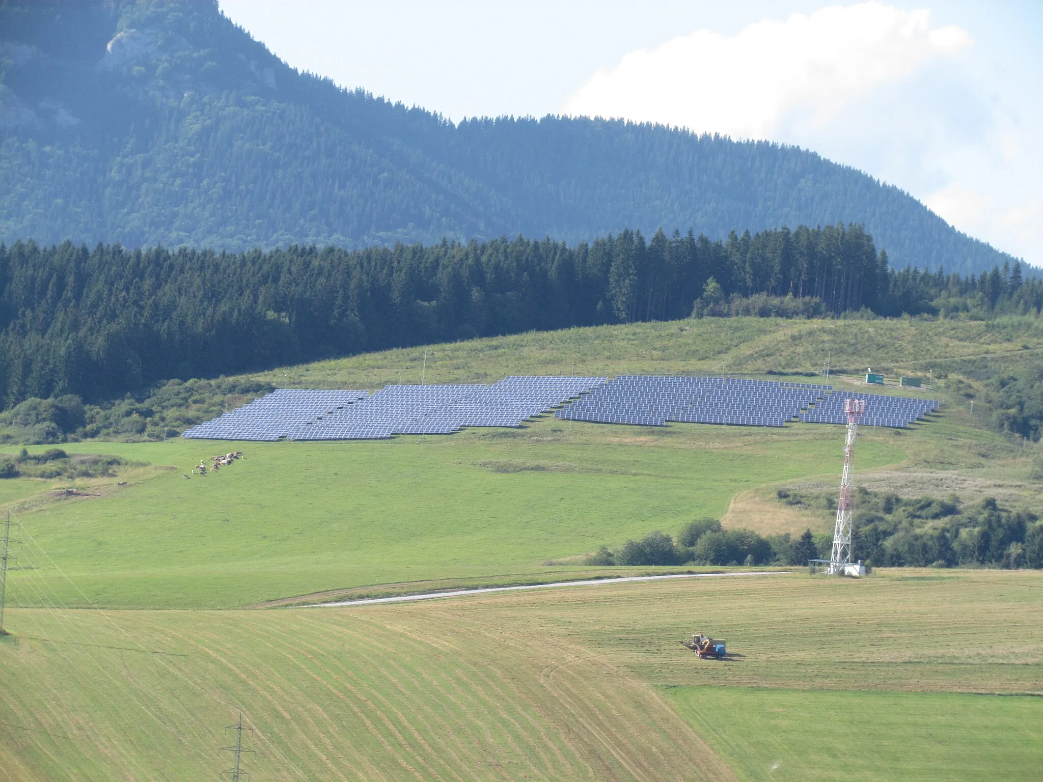 Photo showing: view to the solar panel field