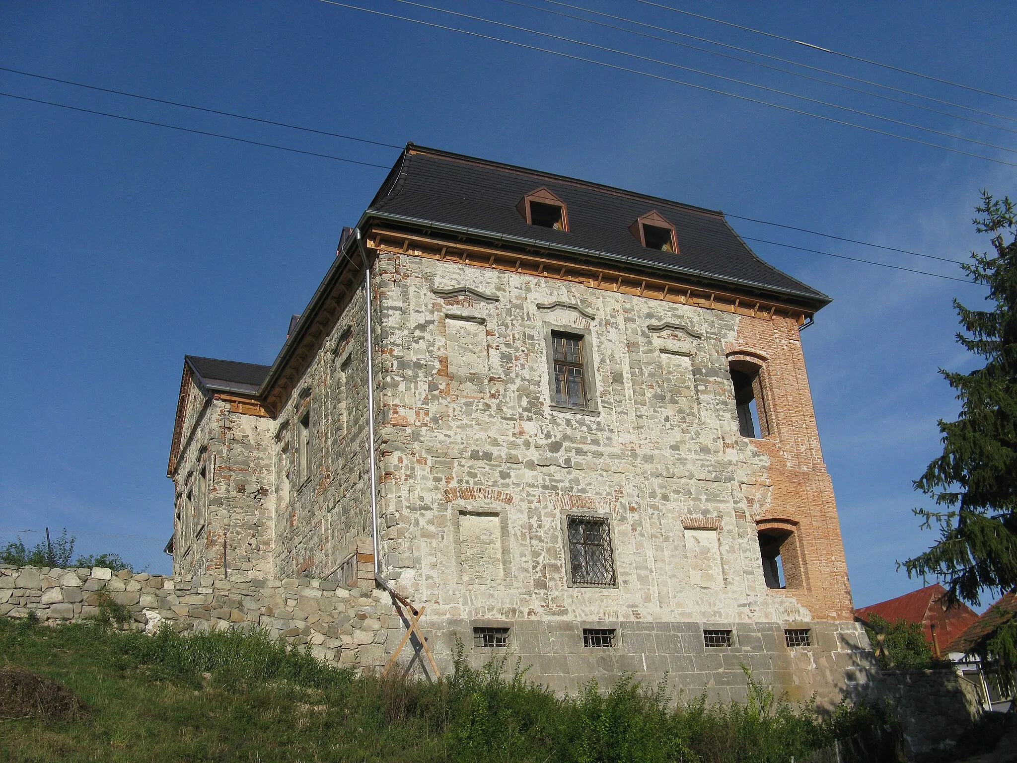 Photo showing: 935 02 Brhlovce, Slovakia