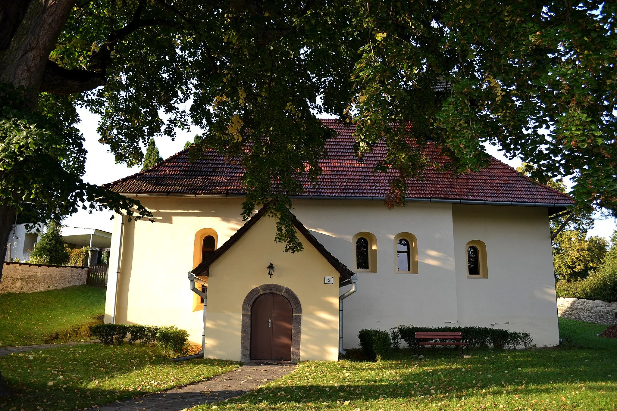 Photo showing: Jabloňovce (okr. Levice), evanjelický kostol; vstupné priečelie
