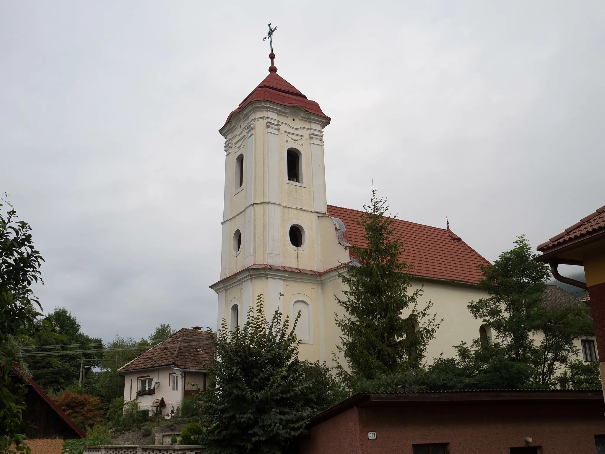 Photo showing: Lutheran Church in Rakovnica, Slovakia. Classical building from 1836.