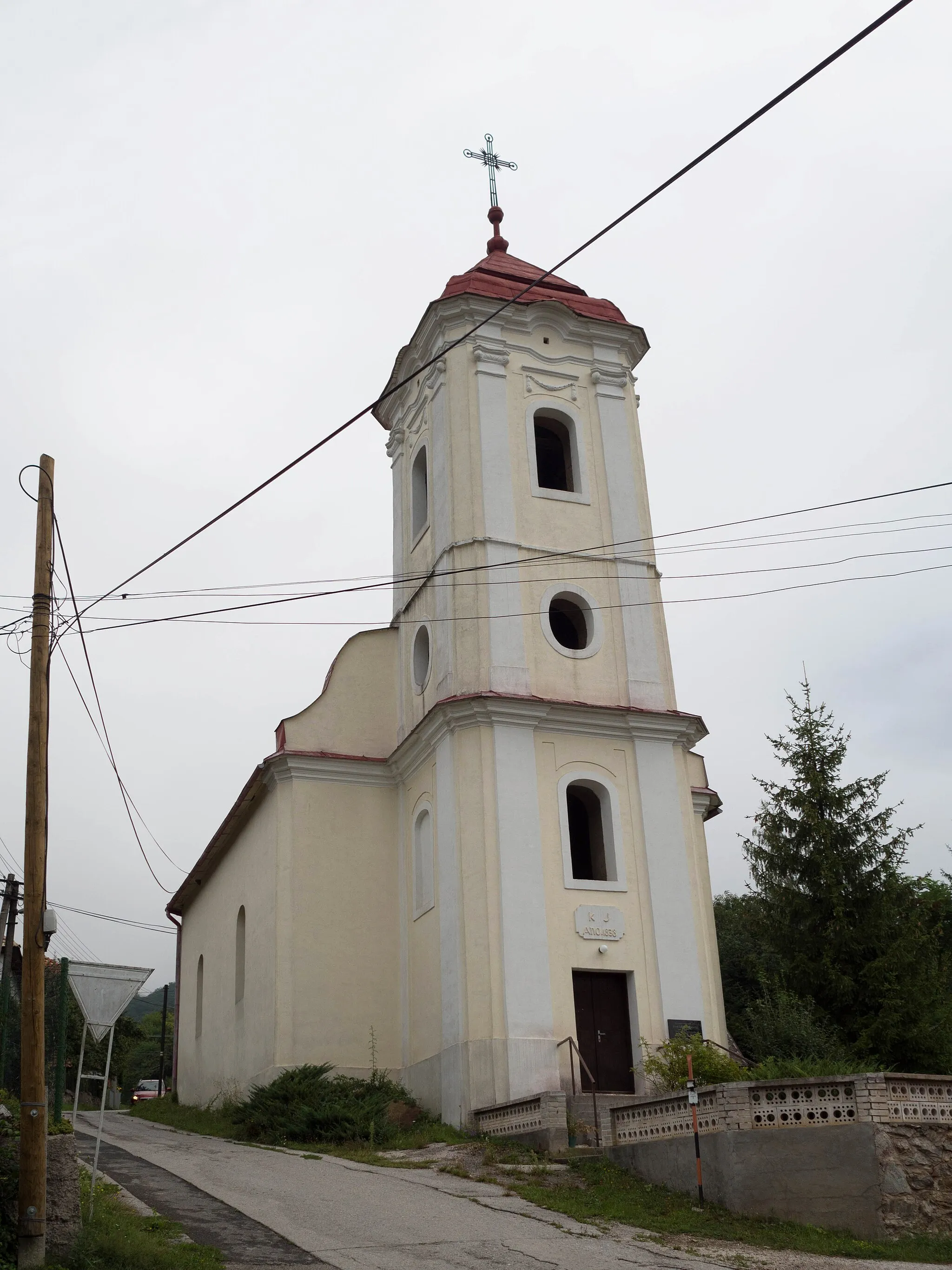 Photo showing: Lutheran Church in Rakovnica, Slovakia. Classical building from 1836.