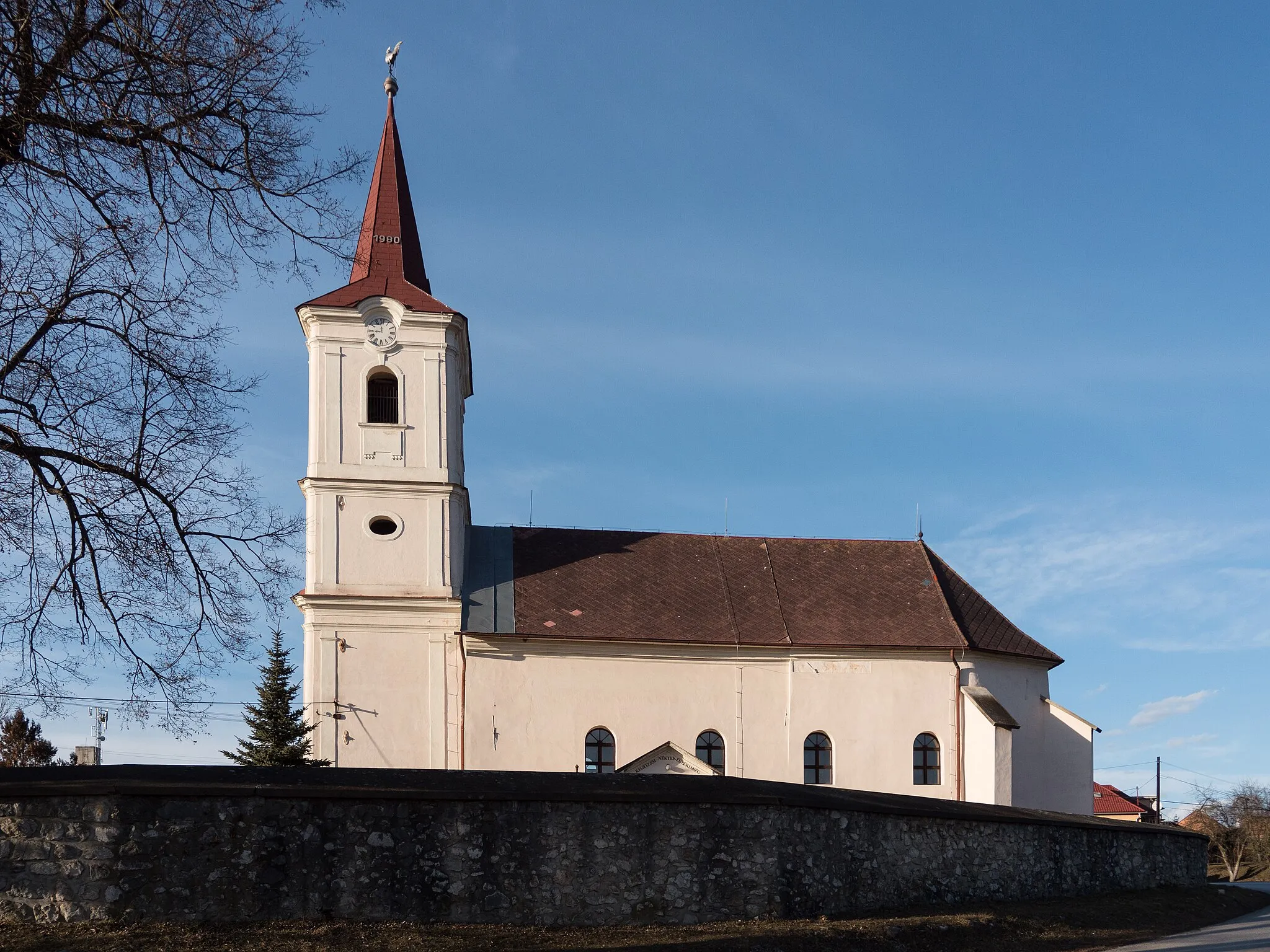 Photo showing: Reformed Church in Hucín, Slovakia. Originally medieval building from the 14th century.