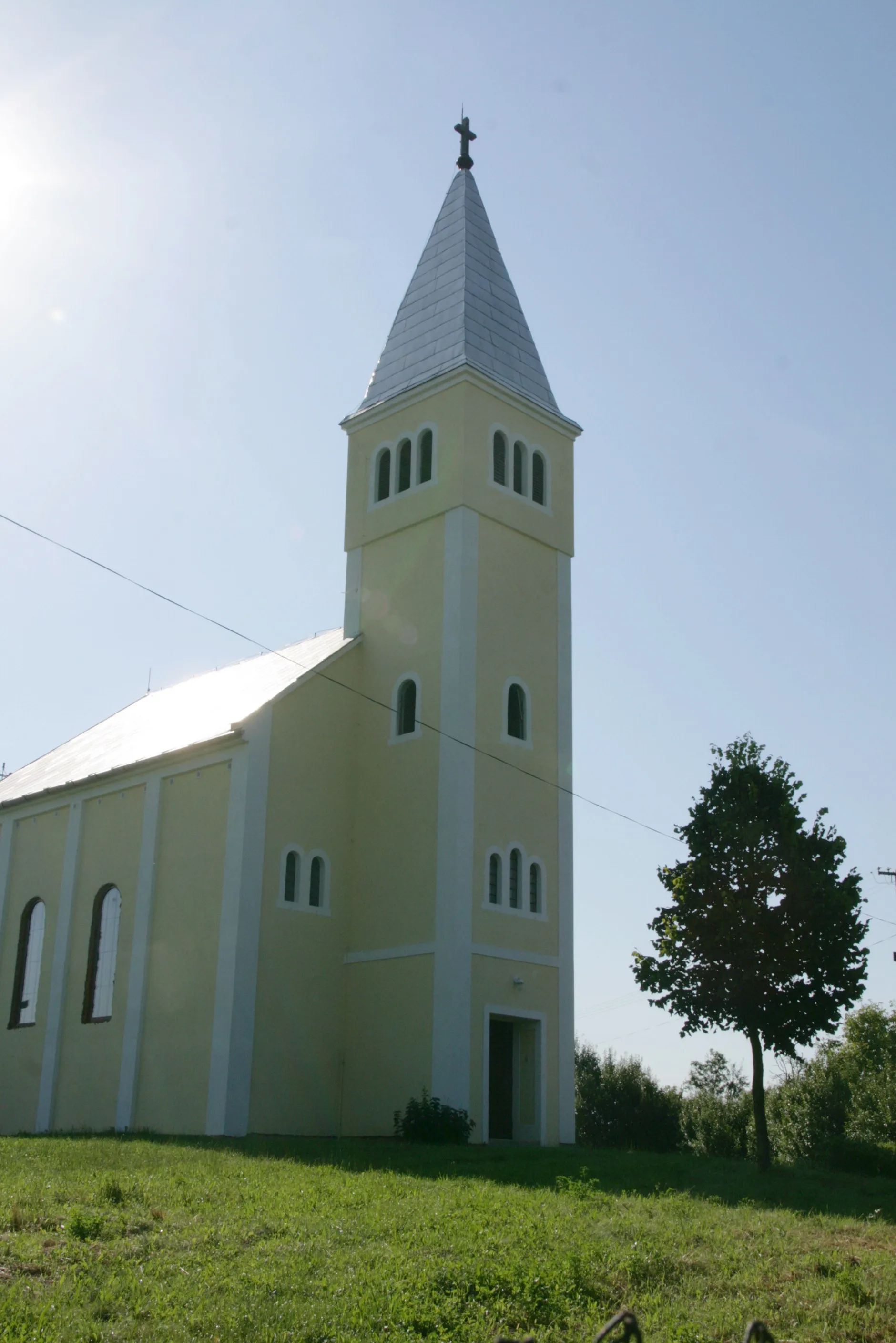 Photo showing: Gömörfüge - katolikus templom