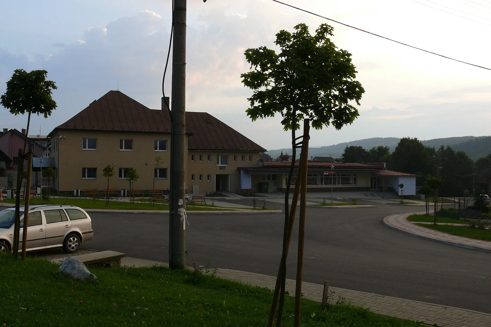 Photo showing: Crossroads near the church, Lokca, Orava region, Slovakia.