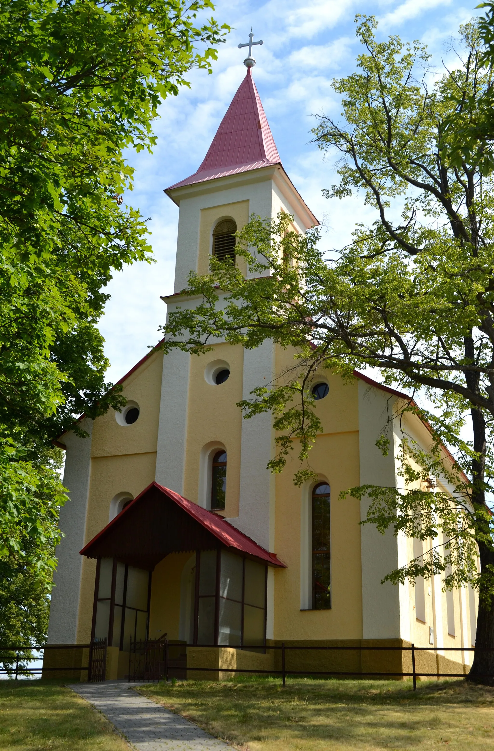 Photo showing: Evanjelický kostol v Dubovom