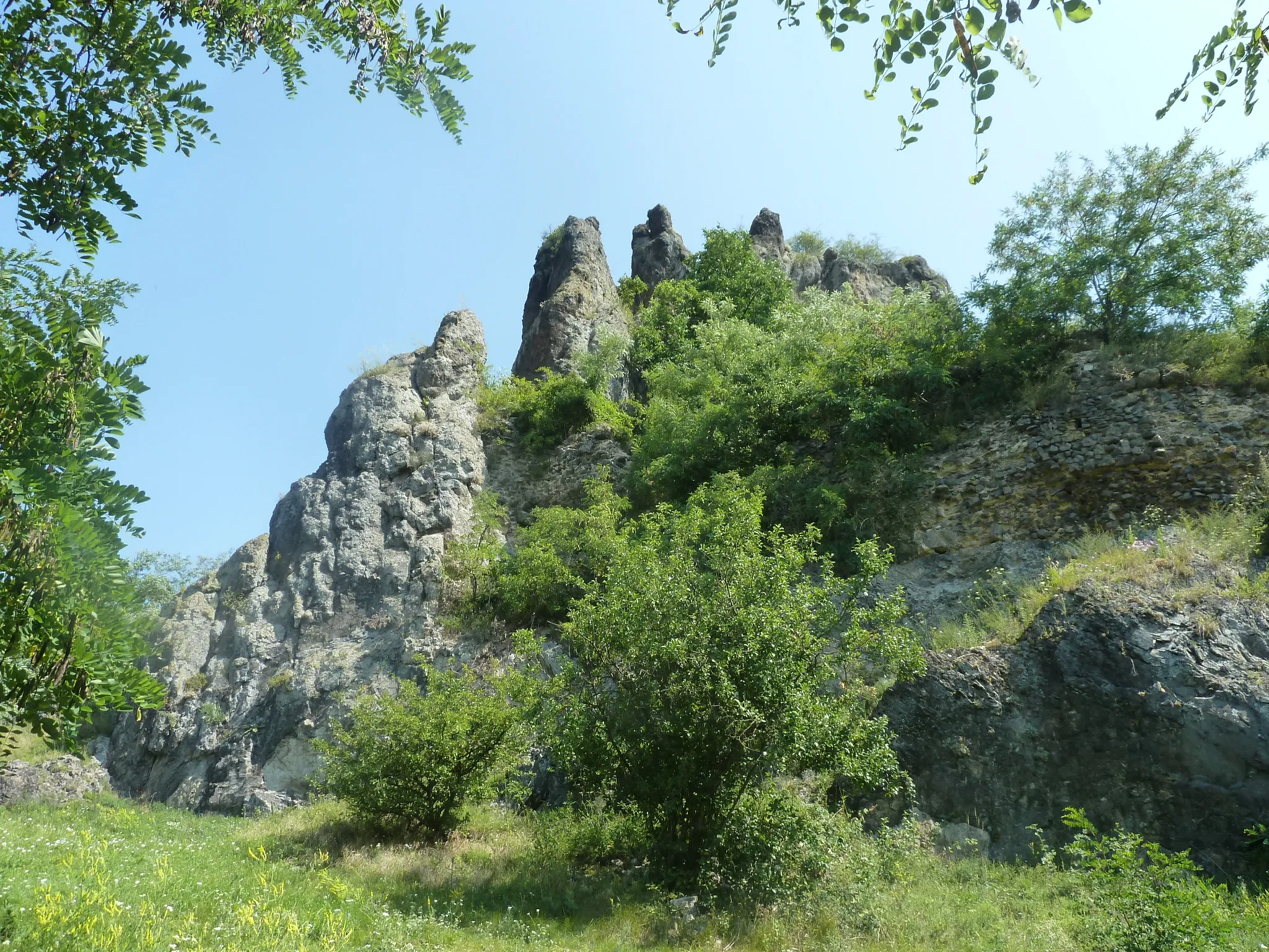 Photo showing: Ruins of Hajnačka castle.