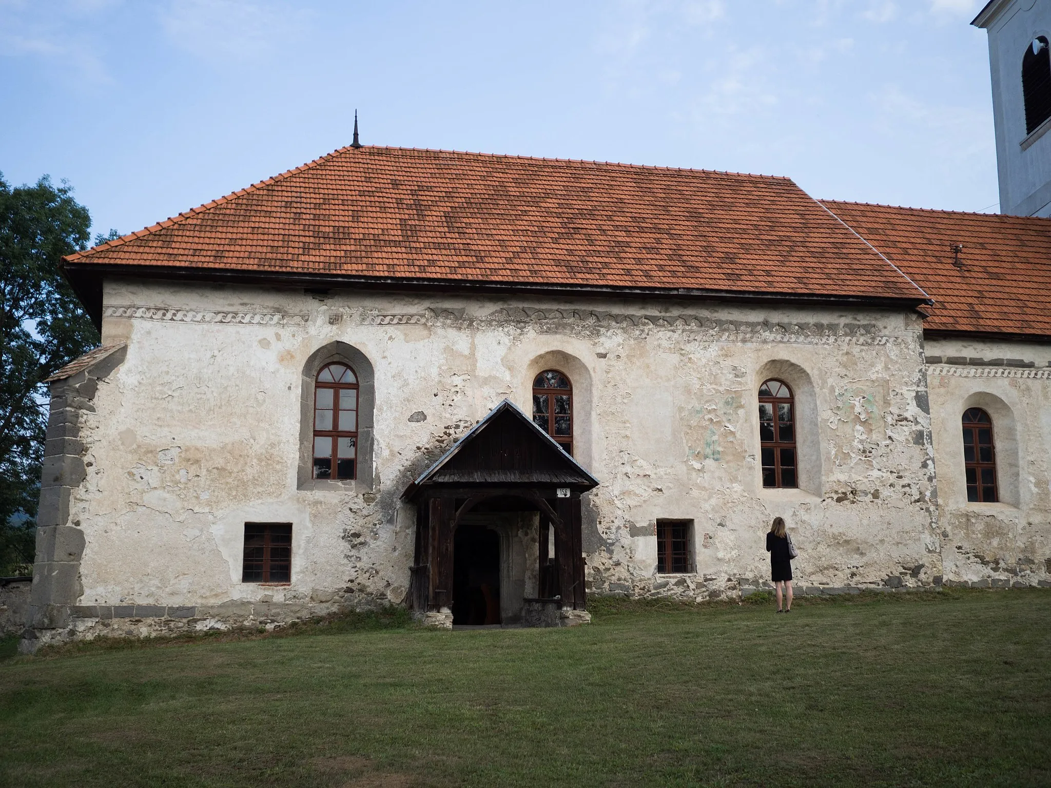 Photo showing: Lutheran Church in Rimavská Baňa, Slovakia, romano-gothic architecture from around 1300.