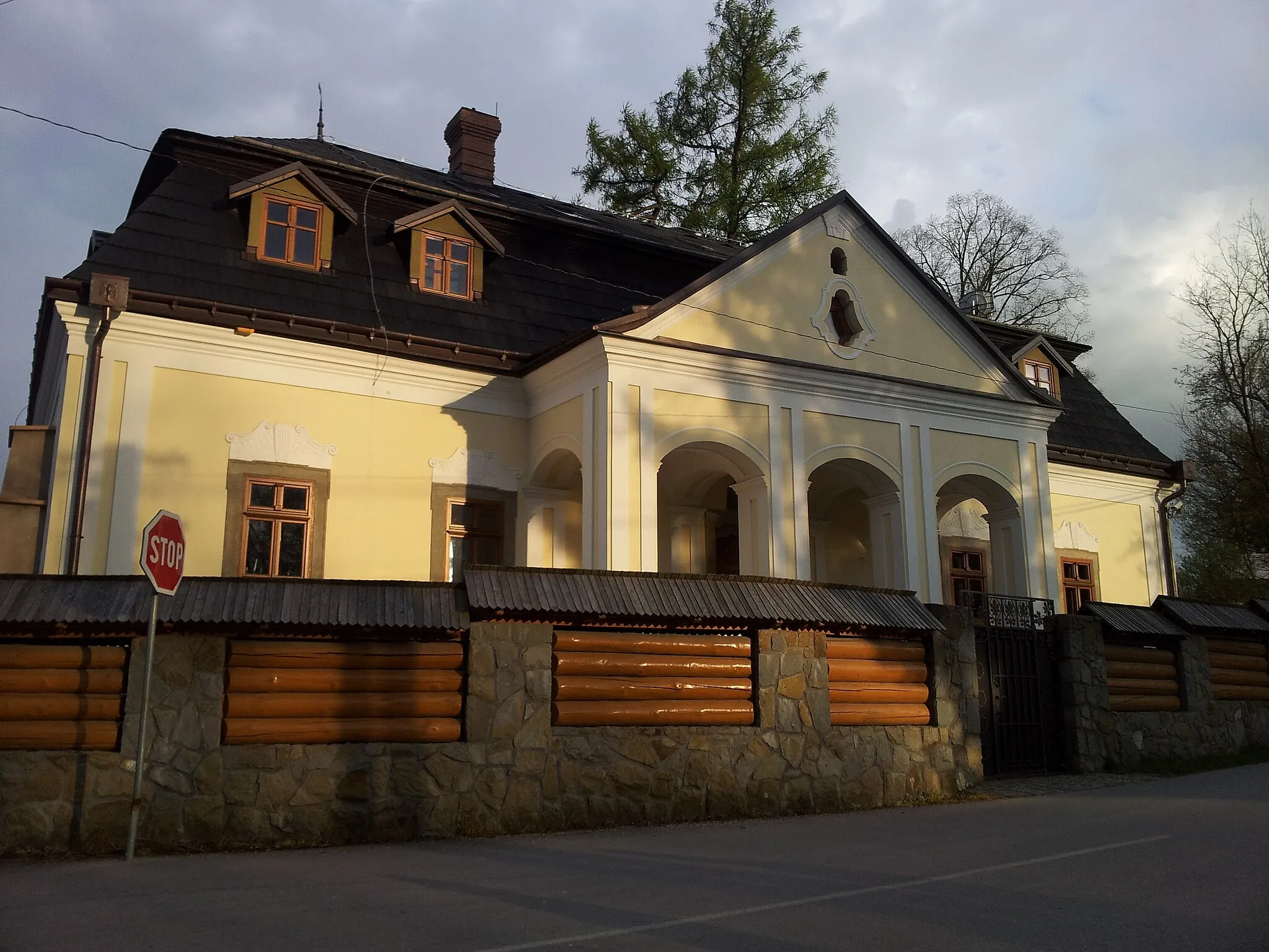 Photo showing: Baroque-classicist manor of Rakovský family, Rakovo, Slovakia.