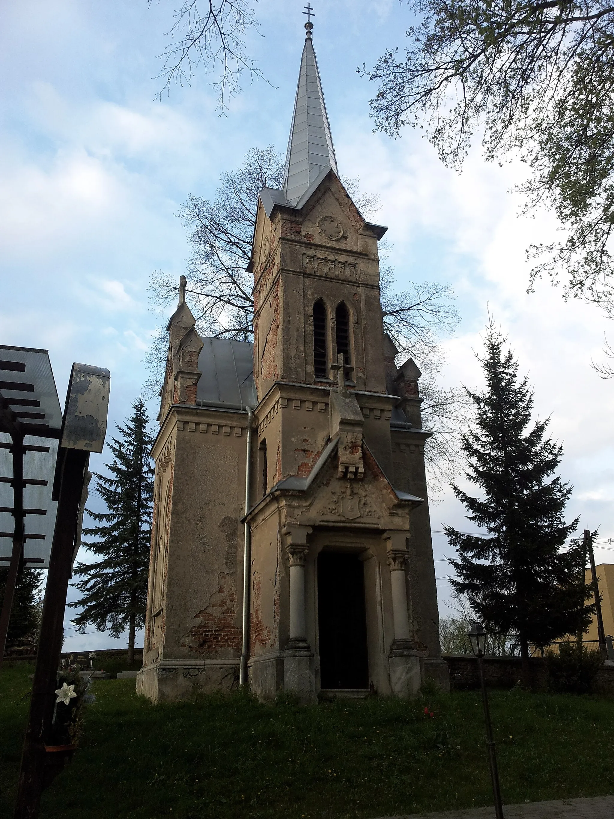 Photo showing: Neogothic Mausoleum of Rakovský family in Rakovo, Slovakia