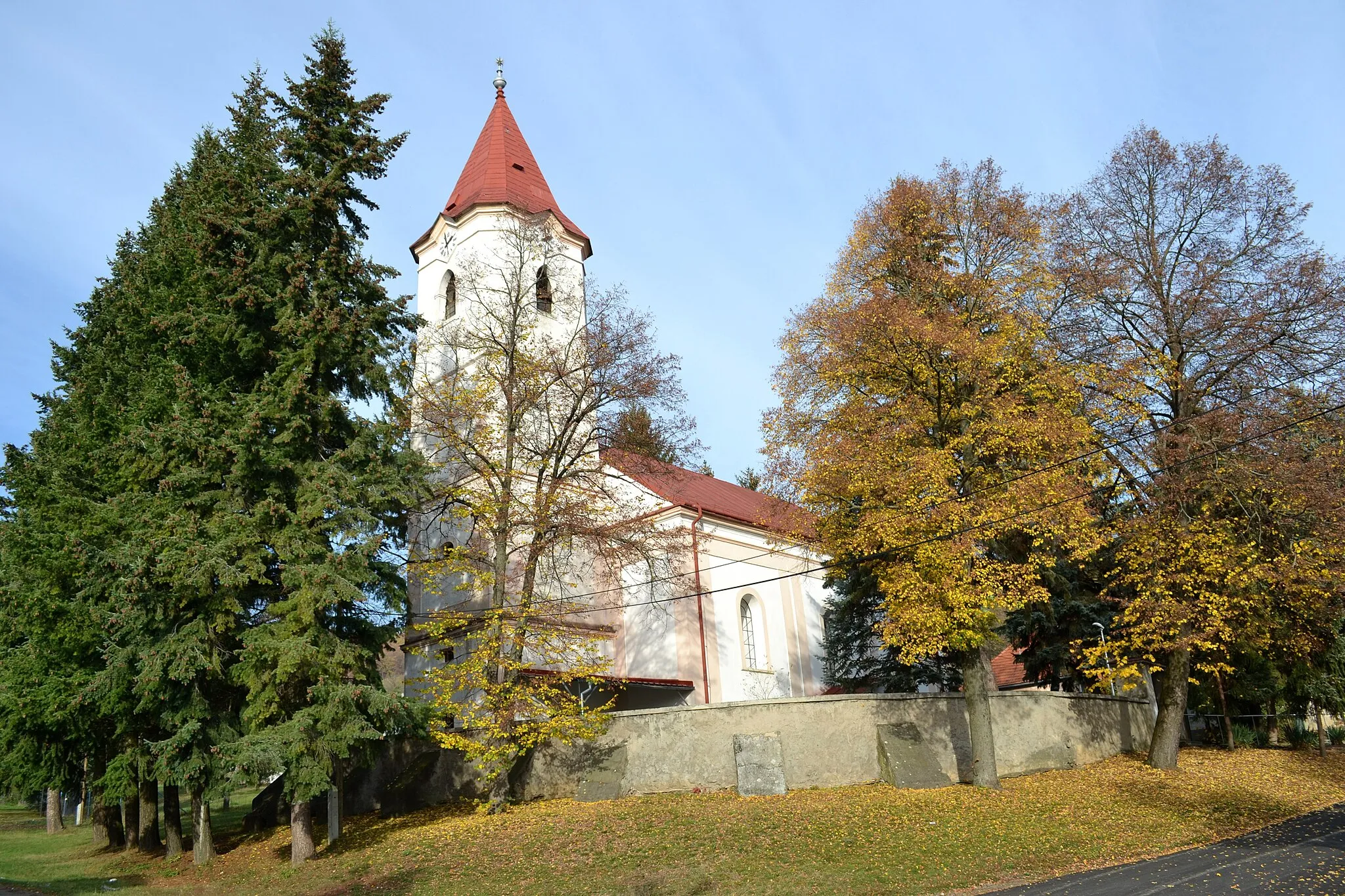Photo showing: Evanjelický kostol v Lovinobani