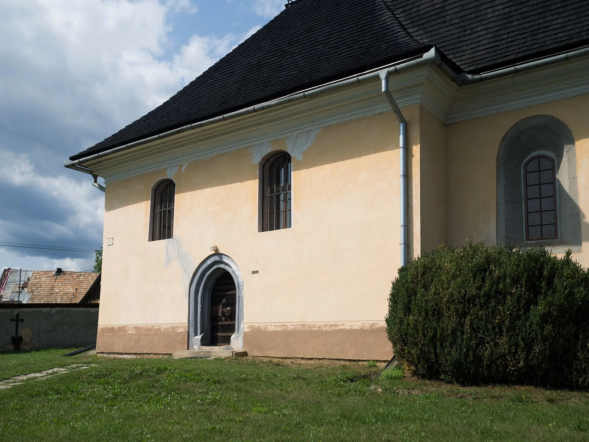 Photo showing: Medieval Church of Annunciation in Chyžné, Slovakia.