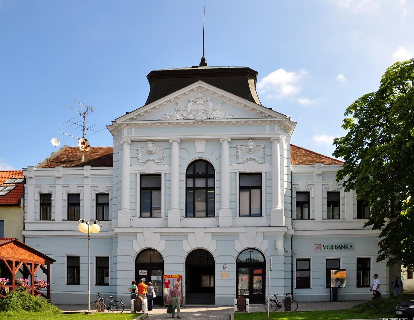 Photo showing: Budova banky ve Zlatých Moravcích, Slovensko