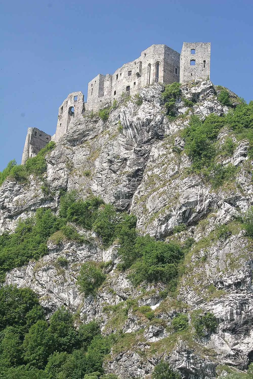 Photo showing: Castle Strečno, District Žilina, Slovakia
autor: Prazak

Date : 28. 6, 2006